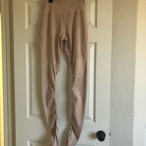 High-waist AloSoft Goddess leggings